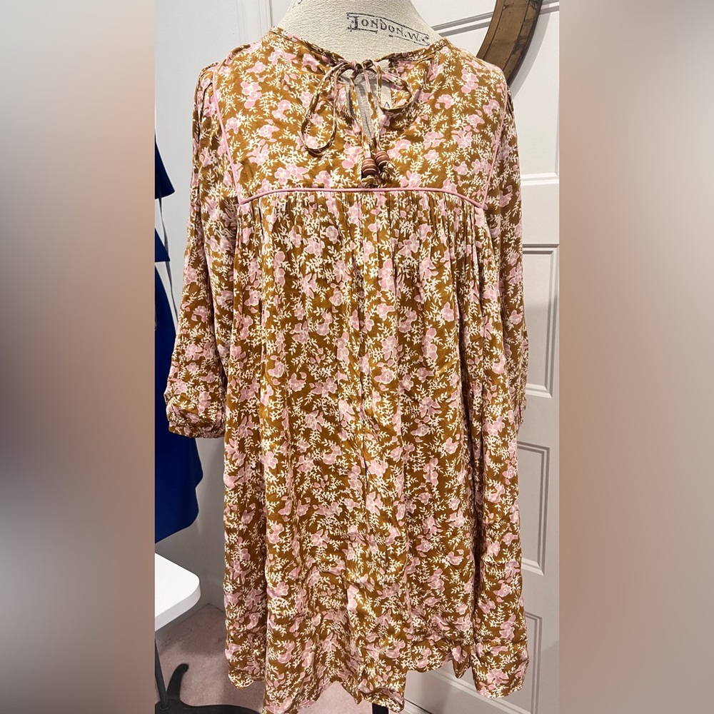 Cute babydoll dress by Natural life, tan & pink, sz small